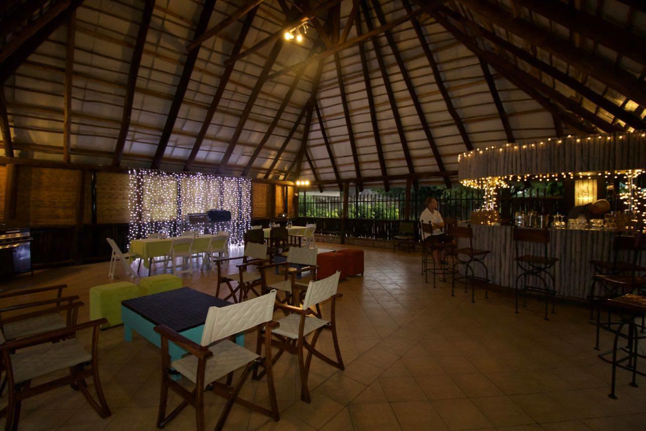 Flatdog Lodge Victoria Falls Exterior foto